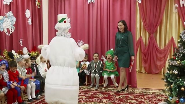 Новогодний утренник смотреть онлайн