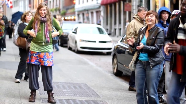 КРУТО ИГРАЕТ НА СКРИПКЕ, КАНАДА ► Уличный Музыкант, Монреаль смотреть онлайн