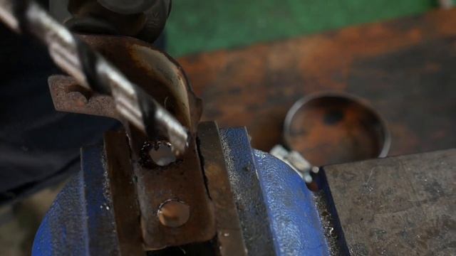 $2 Muffler Noise Fix - Rattling Exhaust смотреть онлайн