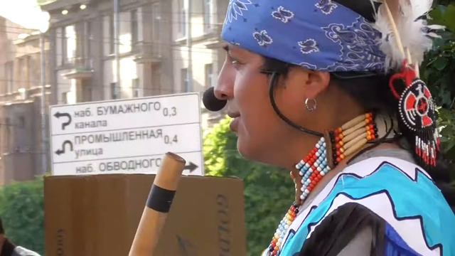 Зажгли от всего сердца! Muchachos de pelo largo. Индейцы Pakari и Alto vuelo. смотреть онлайн