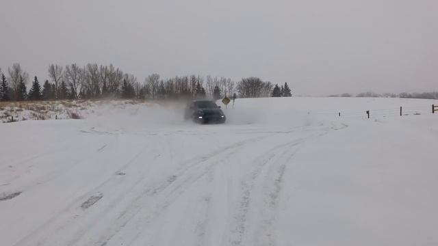 MK6 Volkswagen Golf R Donut in the Snow! смотреть онлайн