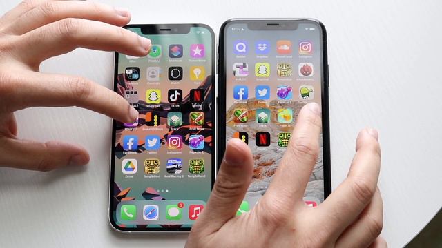 iPhone 12 Vs iPhone XR In 2022! (Comparison) (Review) смотреть онлайн