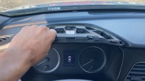 Разбор передней консоли штатной магнитолы и снятие панели блока кондиционера Hyundai Sonata