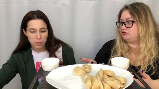 Мукбанг Вареники с творогом | Mukbang Vareniki Dumplings with cottage cheese смотреть онлайн