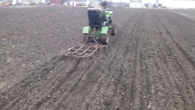 Посів ячміна з люцерною мотоблоком ЗУБР смотреть онлайн