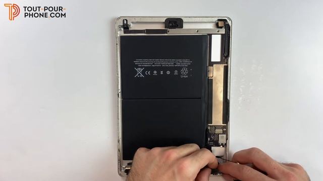 Réparation antenne WiFi droite iPad Air смотреть онлайн