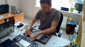 Разборка/сборка ноутбука Dell Inspiron 15 7577. Чистка от пыли, замена термопасты.