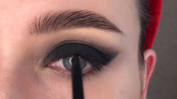 Классический чёрный Смоки Айс с цветным акцентом / Смоки Айс пошагово для начинающих