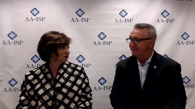 Interview Series: Giovanna Sangiorgi, Oracle Direct - Inside Sales Trends in Europe смотреть онлайн
