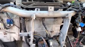 Замена радиатора отопителя Mitsubishi Pajero II.