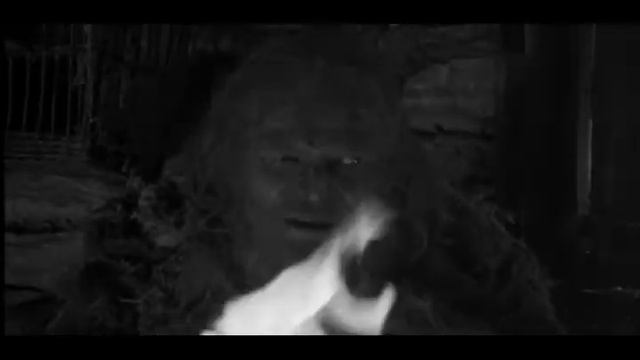 Monty Python meets 007 in the Quest for the Holy Grail смотреть онлайн