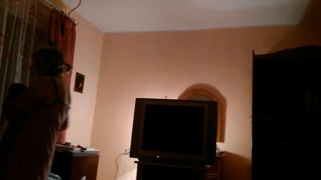 Бабушка усыпляет Еву)))