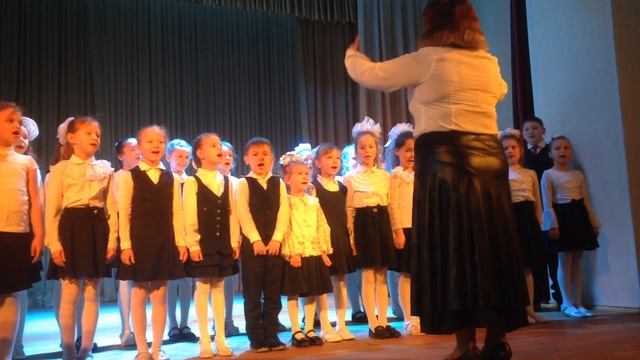 Новогодняя песенка. Муз. Г. Гладкова сл. Ю. Энтина. Младший академический хор ДШИ с.Тербуны смотреть онлайн