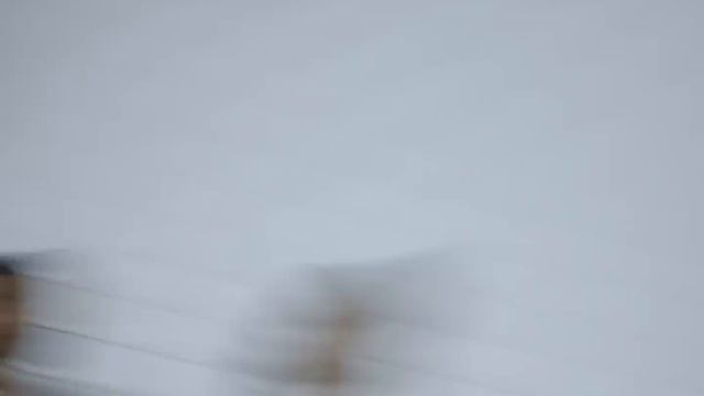 LIL KRYSTALLL feat. 9mice - Октябрь смотреть онлайн