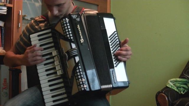 Showtek - Bad Accordion смотреть онлайн