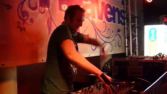 Virtual Vault Live @ DJMeeting 2010 смотреть онлайн