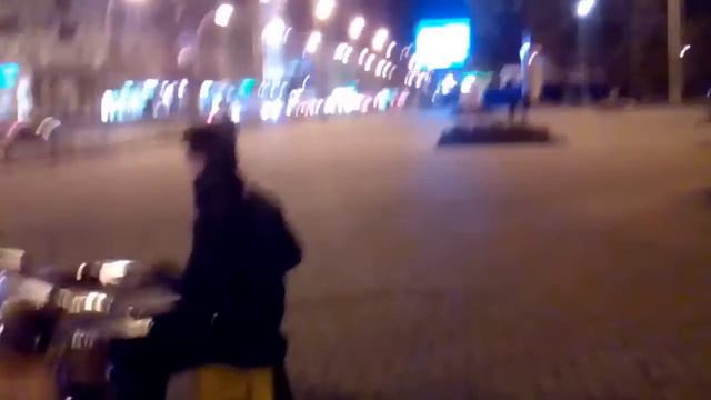 Уличный барабанщик Николай dK Демчук street drummer Demchuk смотреть онлайн