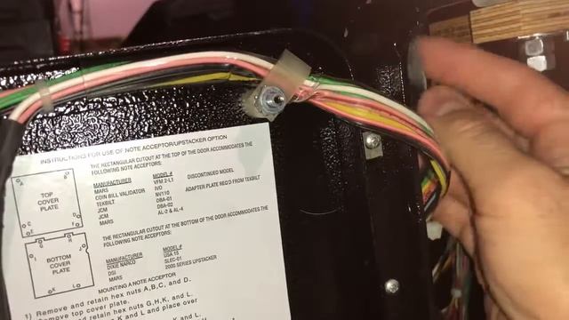 Pinball 101 #13 - How to remove Stern lockdown bar with latches смотреть онлайн