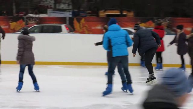 Каток в центре Кишинёва (Новый год 2014) смотреть онлайн