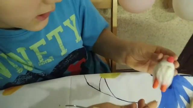 Новогодний гном из воздушного пластилина. Лепка. смотреть онлайн