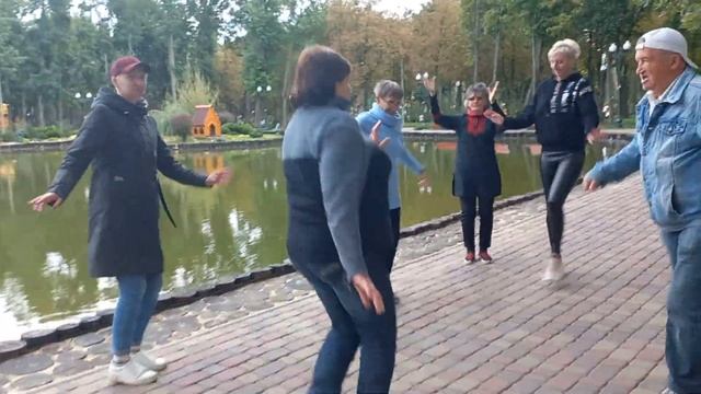Харьков,10 сентября, танцы в честь Ларисы, Цыганочка. смотреть онлайн