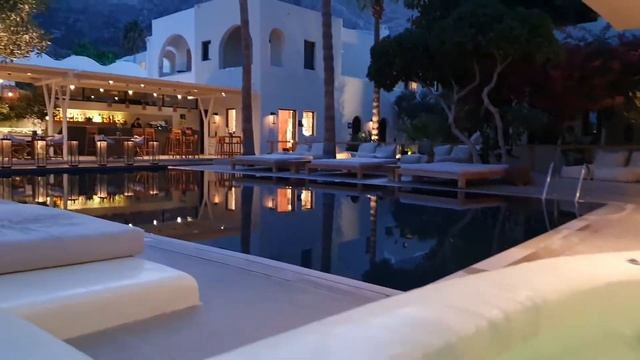 SANTORINI - Kamari - Evening walk смотреть онлайн