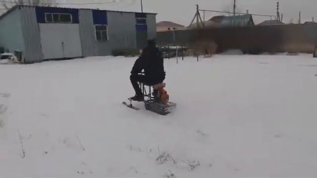 Первые испытания миниснегохода с двигателем дружба. Уральск зима 2017-2018. смотреть онлайн