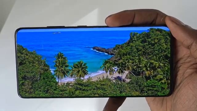 iPhone 12 Pro Max Vs Samsung Galaxy S21 Ultra 5G смотреть онлайн