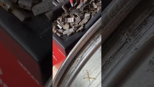 Вот что делает комбинация плохих дорог и шин с системой RunflatВот что делает комбинация плохих доро