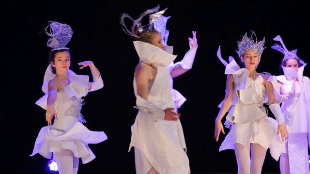 В чертогах Снежной королевы. Студия моды "Глория". смотреть онлайн
