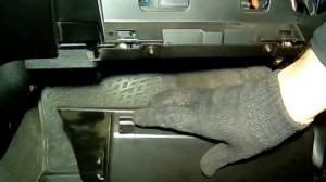 Замена фильтра салона Geely Emgrand EC7