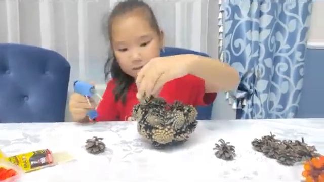 Осенняя поделка от Мейрам Тамирис смотреть онлайн