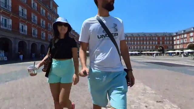 Madrid's Plaza Mayor - Timelapse смотреть онлайн