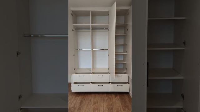 Навесная тумба в коридор и трехстворчатый шкаф смотреть онлайн