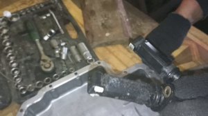 Замена датчика уровня масла в двигателе M112 Mersedes-Benz.