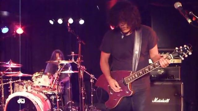 Stevie Salas & The IMFs "Crack killed Applejack" смотреть онлайн