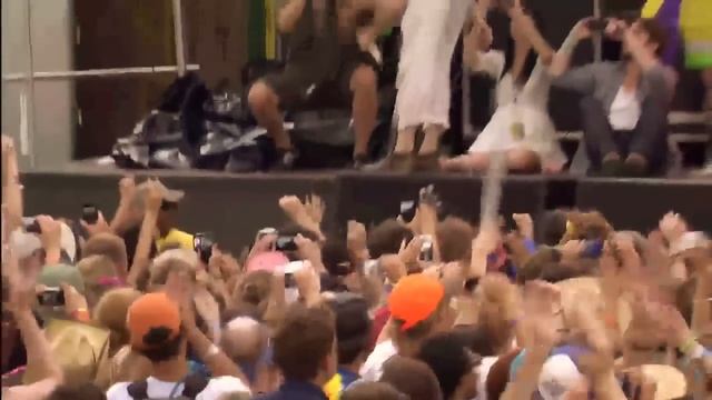 Edward Sharpe & The Magnetic Zeros - 40 Day Dream (live @ Bonnaroo 2013) смотреть онлайн