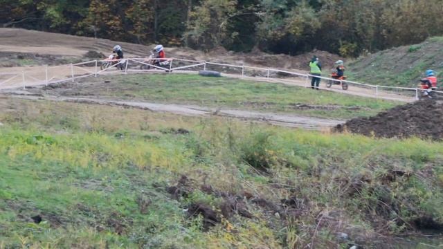 Видеофильм часть 1, мотокросс класс 50 куб.см г. Калининград 23.10.2022_мотофотограф Г.Скобей смотреть онлайн