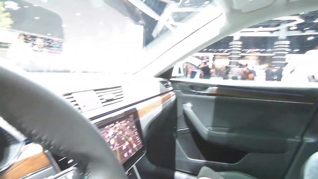 SKODA SUPERB COMBI 4X4 SCOUT MODEL 2019 WALKAROUND AND INTERIOR смотреть онлайн