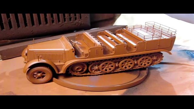 Building Dragon Sd.Kfz.7 Eight Ton Half-Track In 1/35 Scale Complete смотреть онлайн