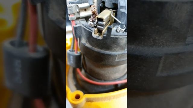 DCS391 not going #powertools #repair #trending #dewalt #makita #lifehacks смотреть онлайн