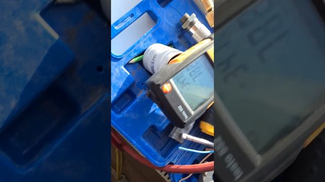 Вакуумирование кондиционера по вакуумметру TESTO 552 Челябинск смотреть онлайн