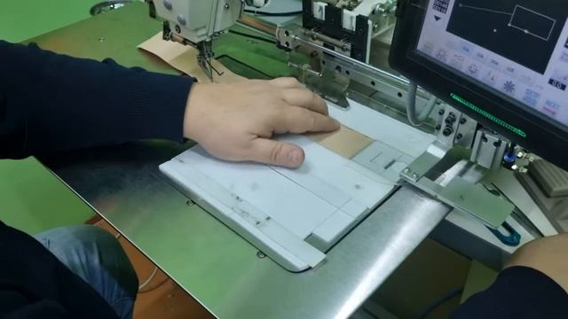 Швейная машина 30х20 см. Велкро (липучка) на резине с подгибкой. Машина 30х20 см. смотреть онлайн