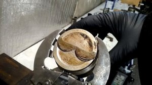 Как снять поршневые кольца ??