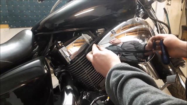 Honda Shadow Spirit VT750C2 2008  - Wymiana Filtra Powietrza/replace Air Filter
