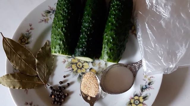 **Малосоленые огурцы в пакете .Быстро и вкусно**смотрим смотреть онлайн