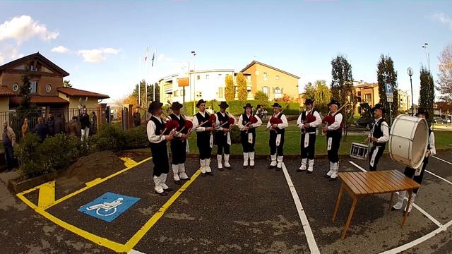 Cornamuse baita alpini Mariano Comense Berghem Baghet смотреть онлайн