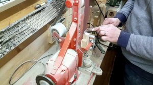 Как заточить нож на гриндере,простейшая приспособа для заточки