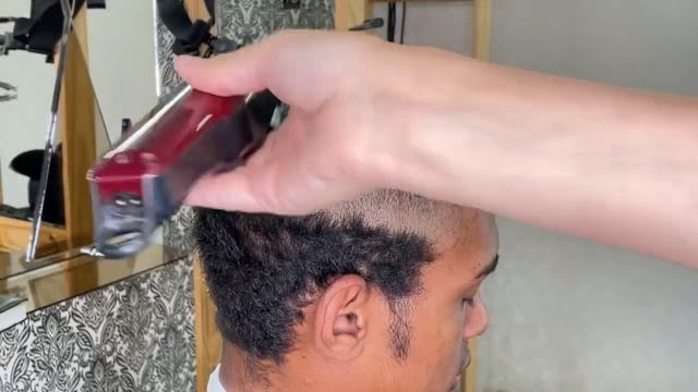 Короткая мужская стрижка на афро волосы. Skin Fade Haircut Tutorial.Fade Buzzcut.