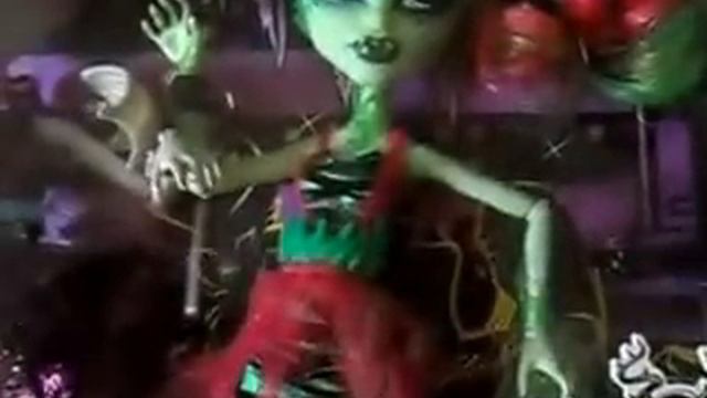 Венус и Рошель Зомби-данс или Зомби-шейк смотреть онлайн